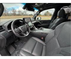 2023 Lexus LX600 4WD Gcc Full Options 16,200KM