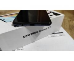 Smartfon Samsung Galaxy A71 6 GB / 128 GB czarny